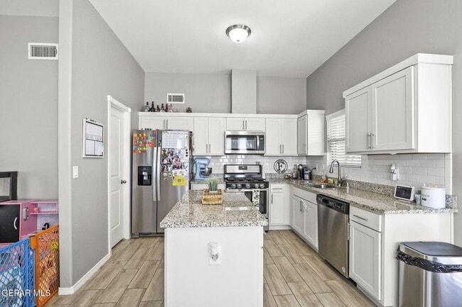 Building Photo - 13836 Summer Story Ave