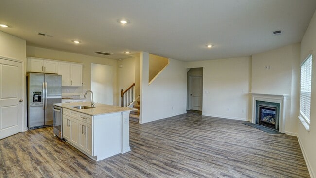 Building Photo - NEW NEW CONSTRUCTION - 5 BDRMS, 3 BTHS, NO...