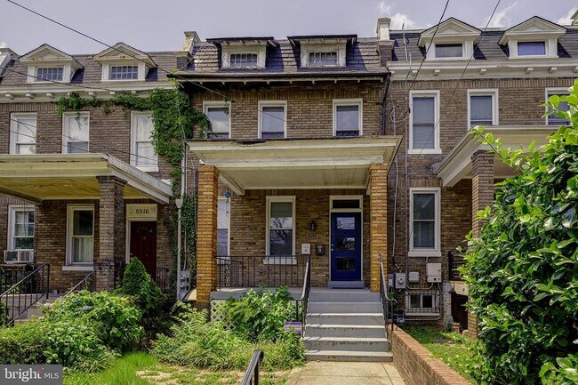 Building Photo - 5518 13th St NW