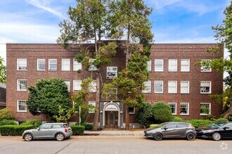 Building Photo - 321 Boylston Ave E