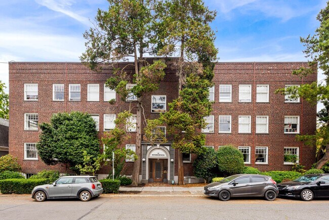 Primary Photo - 321 Boylston Ave E