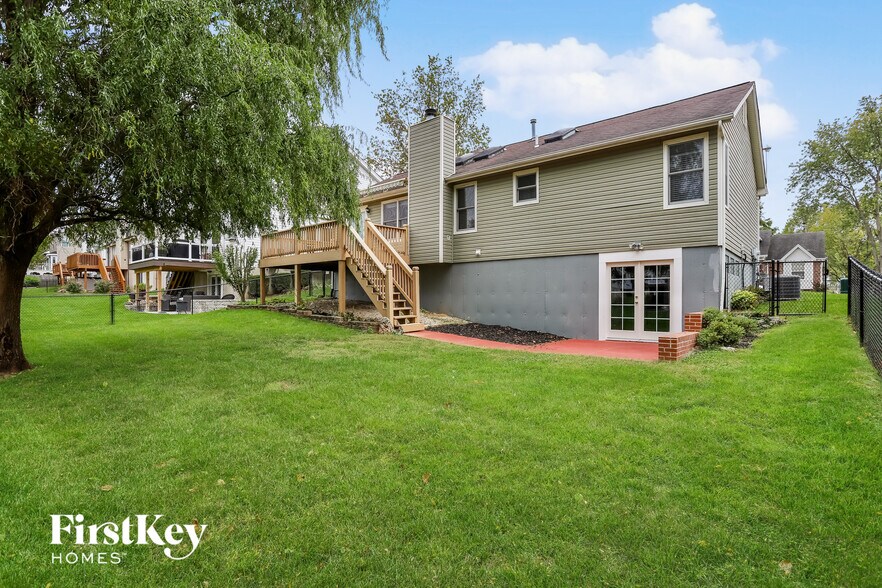Building Photo - 515 Misty Moss Ln