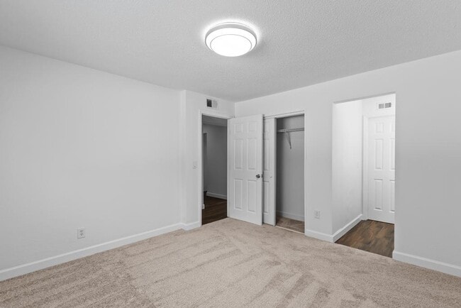 Building Photo - 3918 La Mirada Dr N