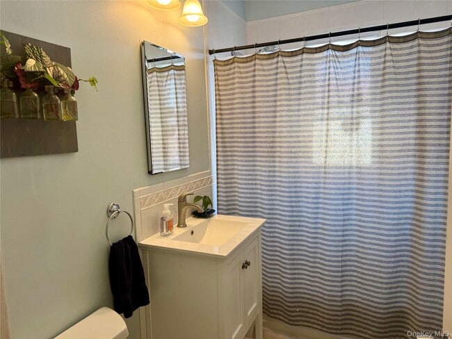 Building Photo - 322 E Beech St