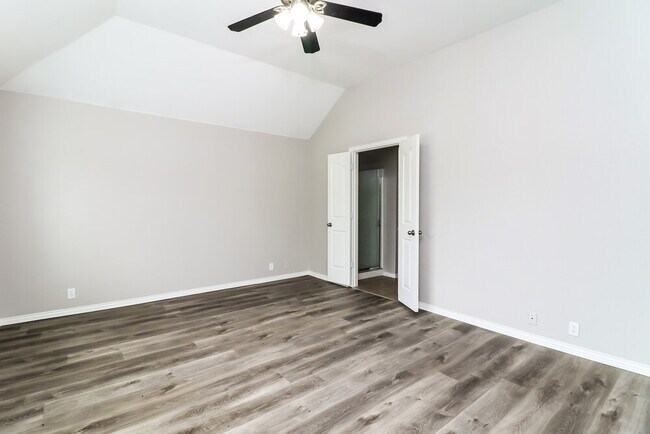 Building Photo - 540 Kerry St