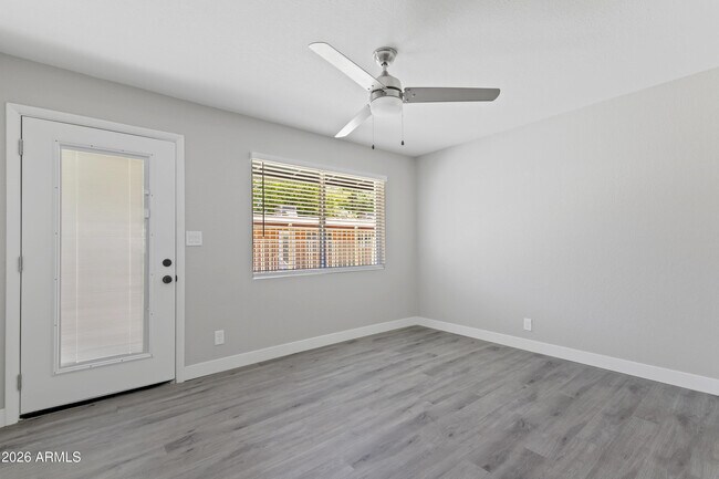 Building Photo - 35 W Medlock Dr