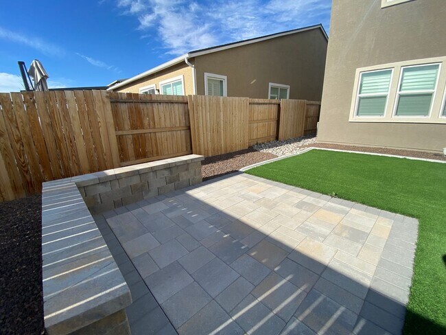 Building Photo - Built 2022 Sparks Spanish Springs 4+ Bedro...