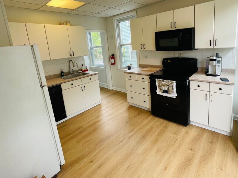 Building Photo - 107 Glen Ridge Ave