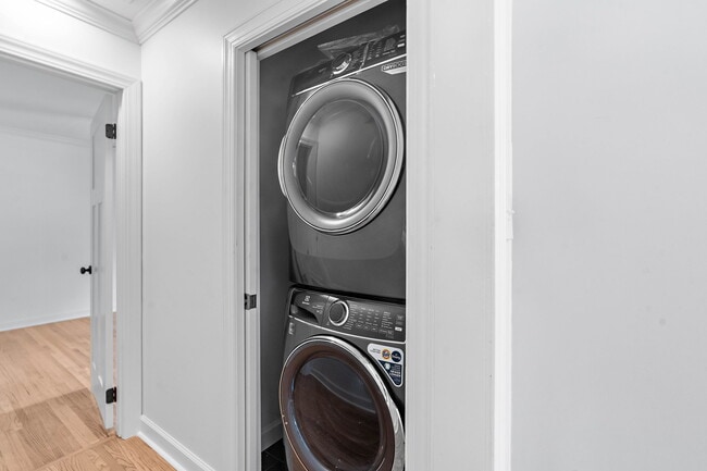 Building Photo - 806 Washington Ave