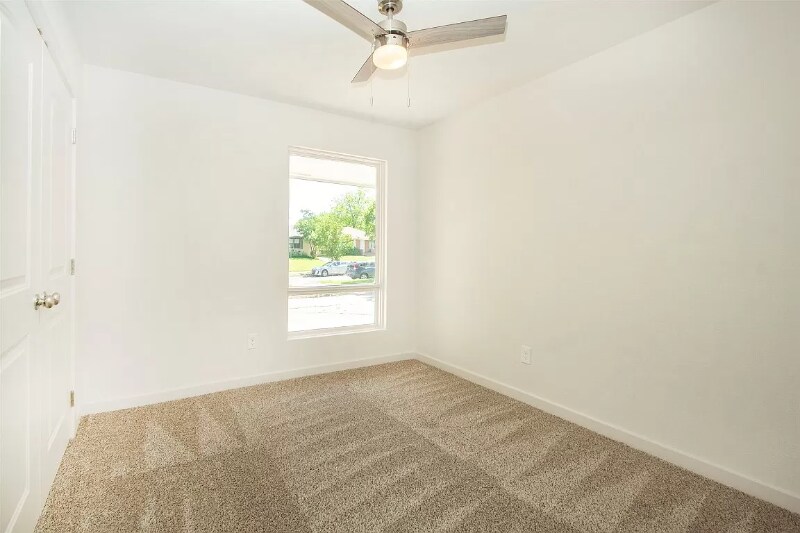 Building Photo - 3057 Dothan Ln