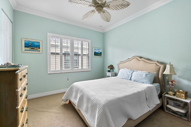 Building Photo - Furnished 3 Bedroom Luxurious Single Famil...