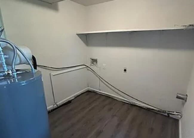 Building Photo - 733 St Nicholas Dr