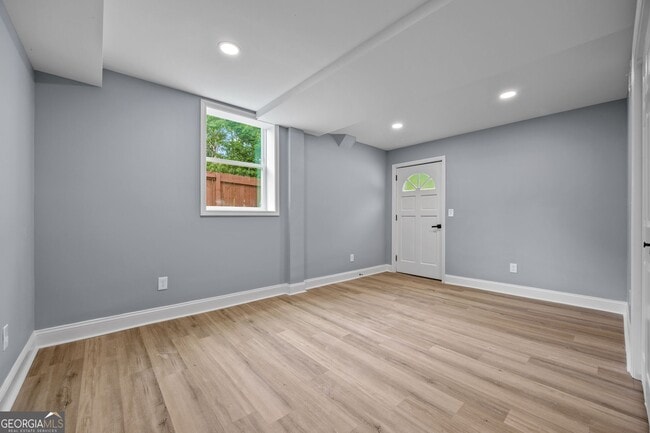 Building Photo - 3266 W Manor Ln SW