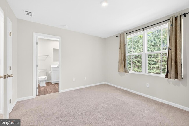 Building Photo - 6364 Pebblebrook Dr