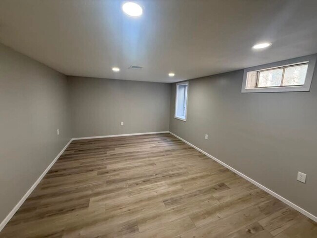 Building Photo - 3816 Cullen Dr