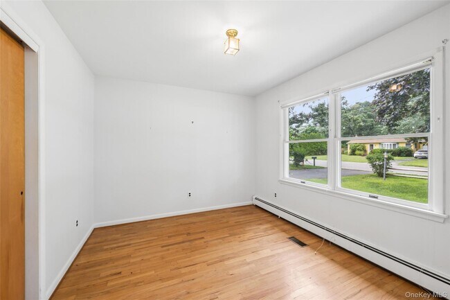 Building Photo - 23 Argonne Rd W
