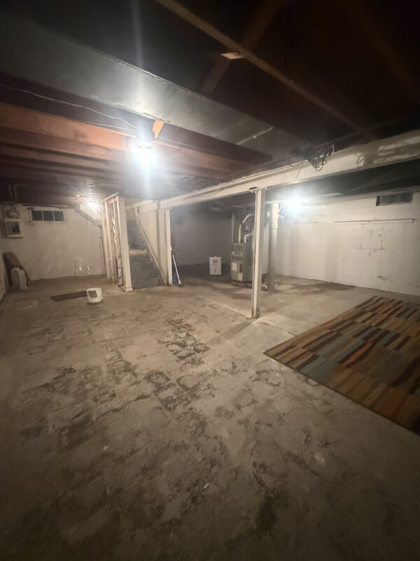 Building Photo - 1517 E Jefferson Ave