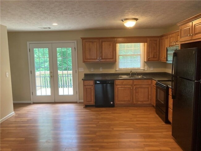 Building Photo - 142 Cedar Springs Ln