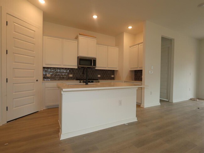 Building Photo - 13211 Keefer Dr