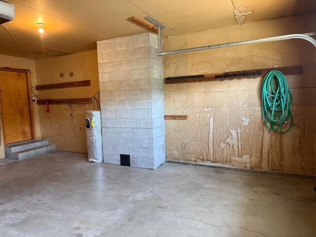 Building Photo - 1416 Scenic Dr