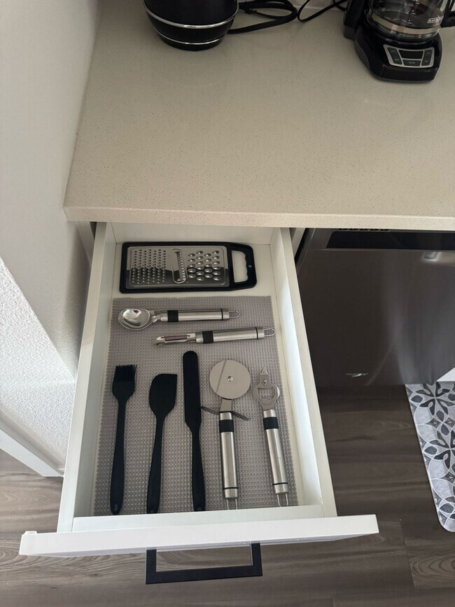 Building Photo - 1223 E Plant St