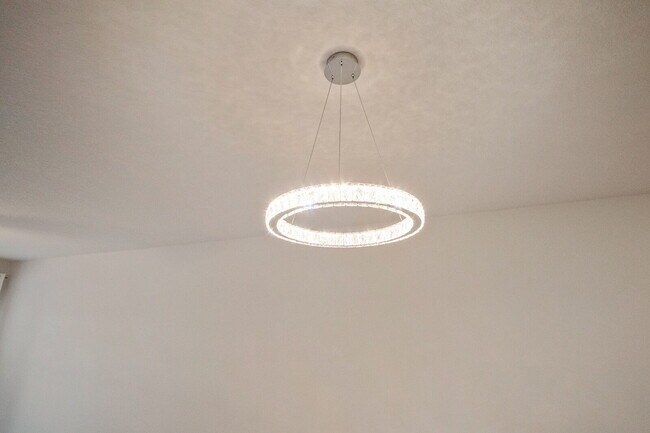 Building Photo - 73 Java Ln