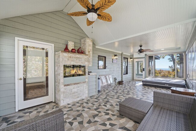 Building Photo - FULLY FURNISHED! Magnificent Panoramic Views!!