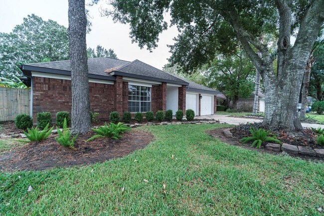 Building Photo - 2314 Pebbledowne Cir