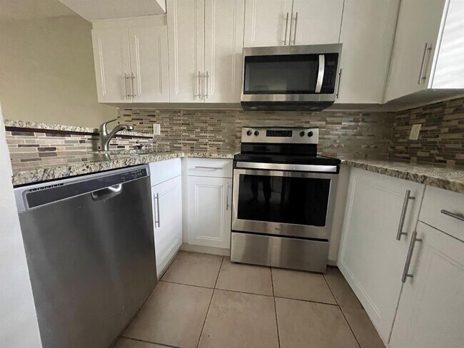 Building Photo - 2625 FL-590