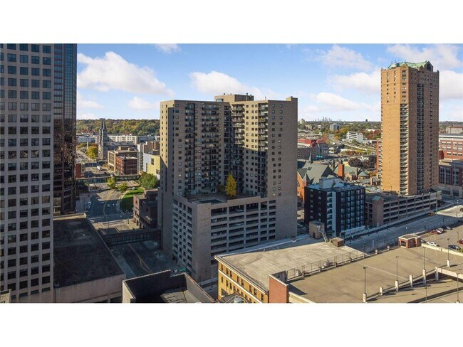 Building Photo - 66 9th St E