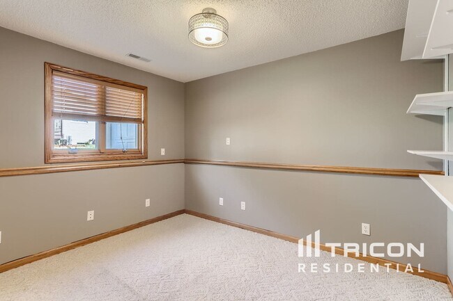 Building Photo - 14358 Bluebird St NW