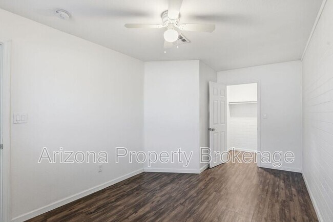 Building Photo - 4150 N 25th St