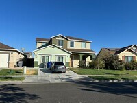 Building Photo - Beautiful Northside Los Banos Rental