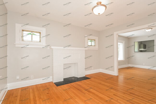 Building Photo - 901 Maurice Ave