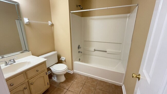 Building Photo - Renovated 2 Bedroom 2 Bath Home for Rent!