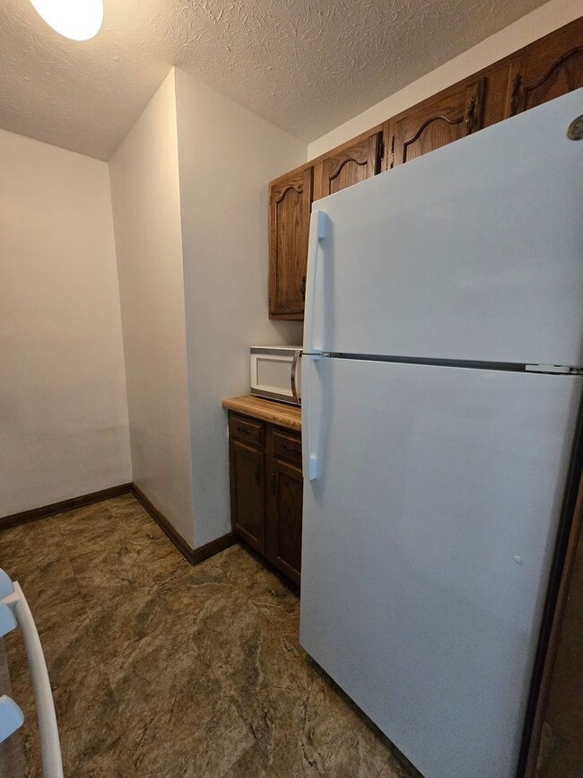 Building Photo - Thompson Dr