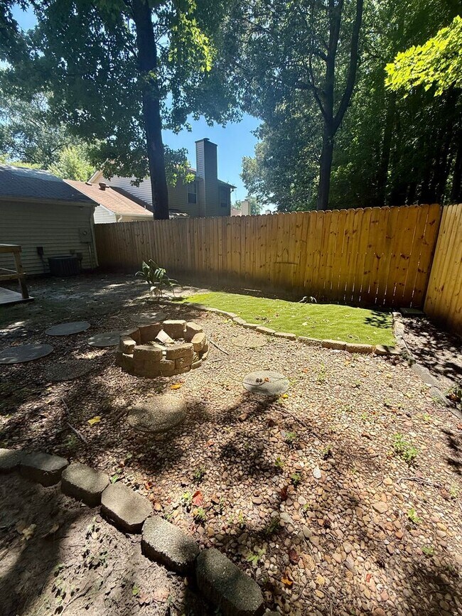 Building Photo - 3BD/2BA Home minutes from Dam Neck/Oceana Bases! Updated Throughout! Attached One Car Garage!