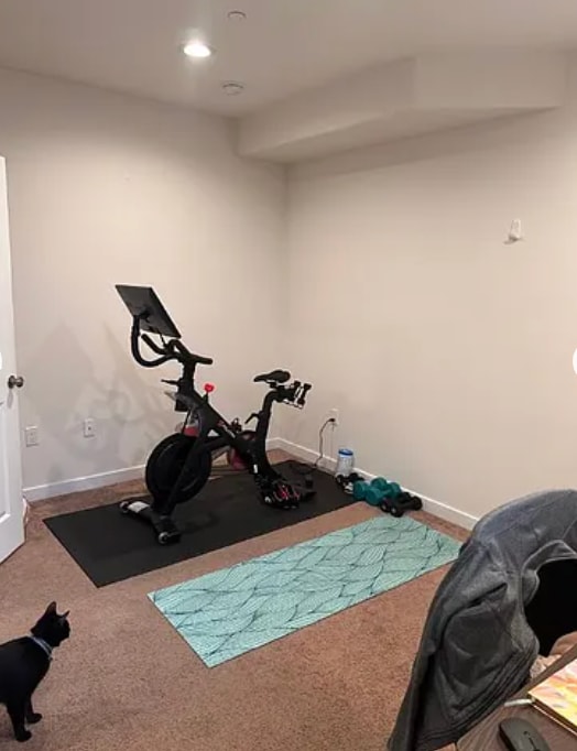 Building Photo - 1827 Vineyard St