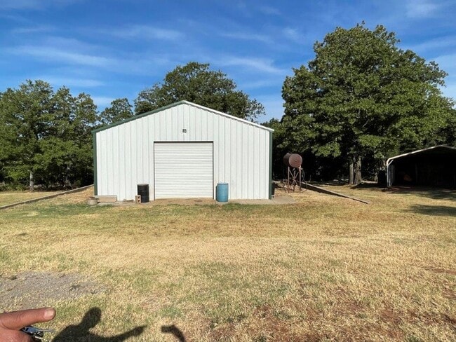 Building Photo - 3 bedroom 2 bath Mobile home newly updated...