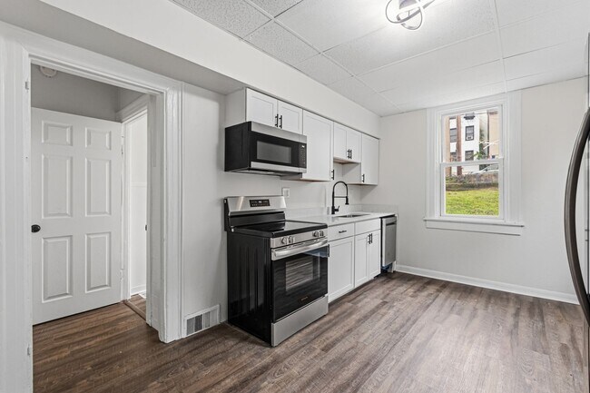 Building Photo - 5206 Lotus Wy