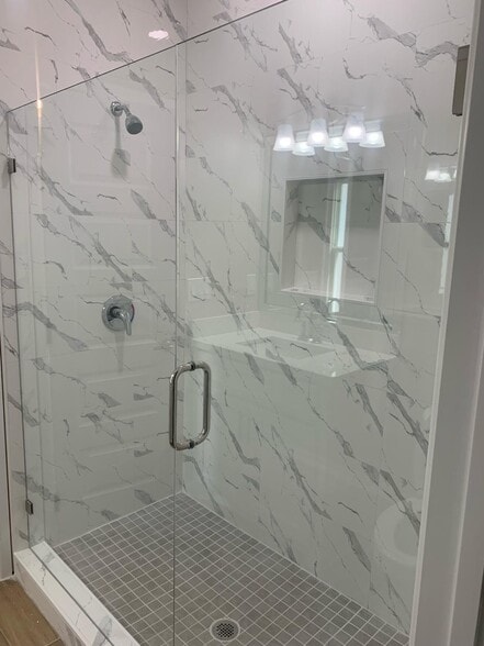 Building Photo - 5202 N Crown Pt