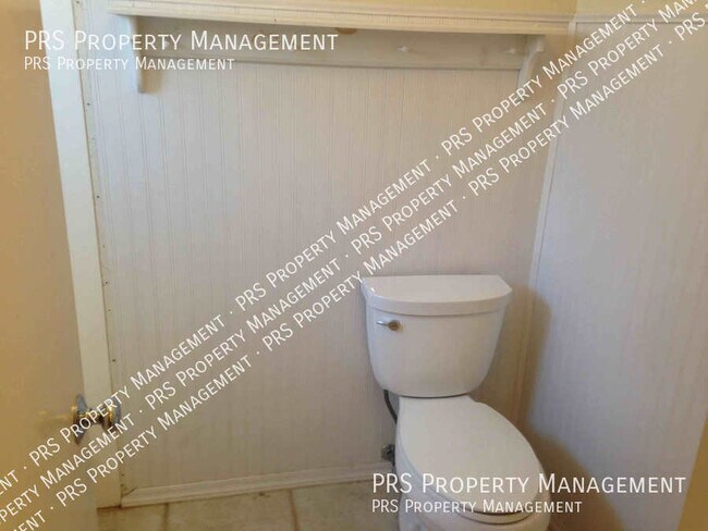 Building Photo - 1623 N Comanche Dr