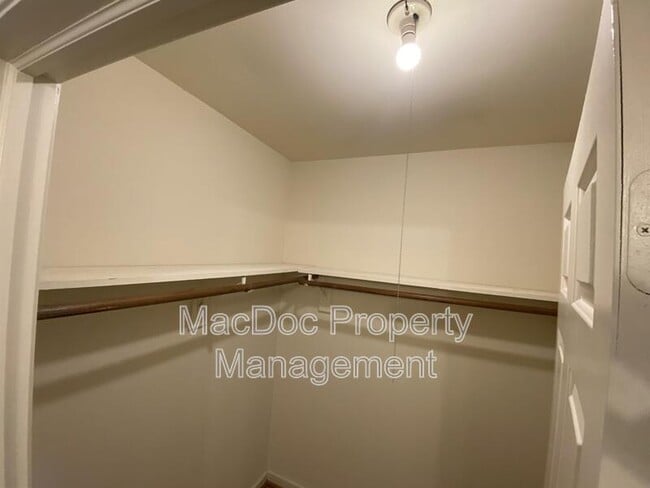 Building Photo - 507 Montgomery Dr