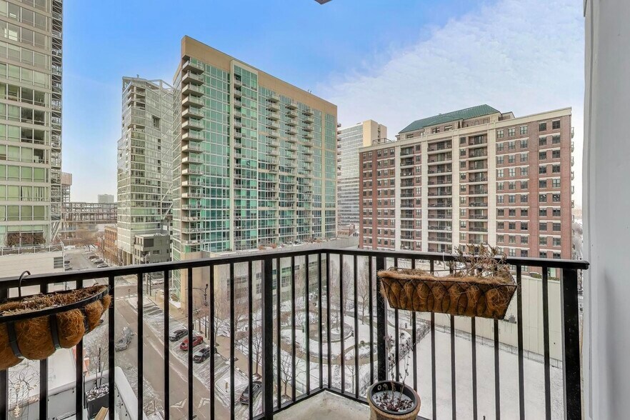 Building Photo - 435 W Erie St