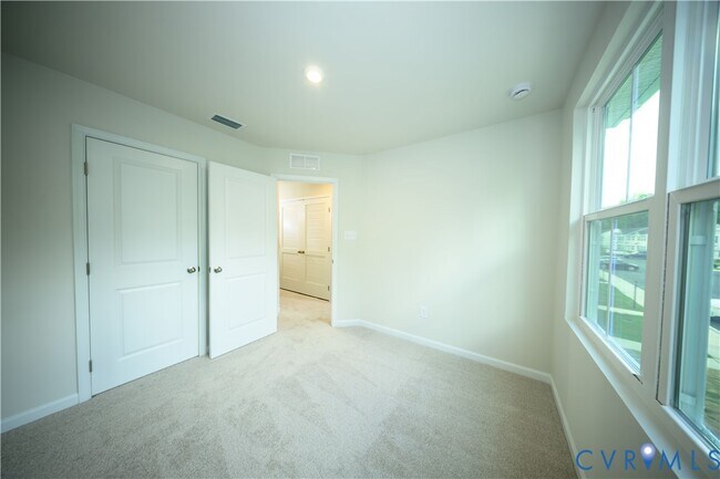 Building Photo - 1121 Canterbury Rdg Rd