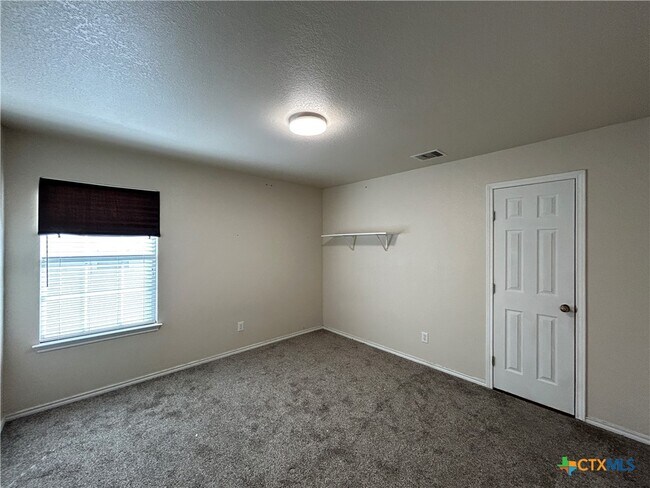 Building Photo - 424 Copper Hill Dr