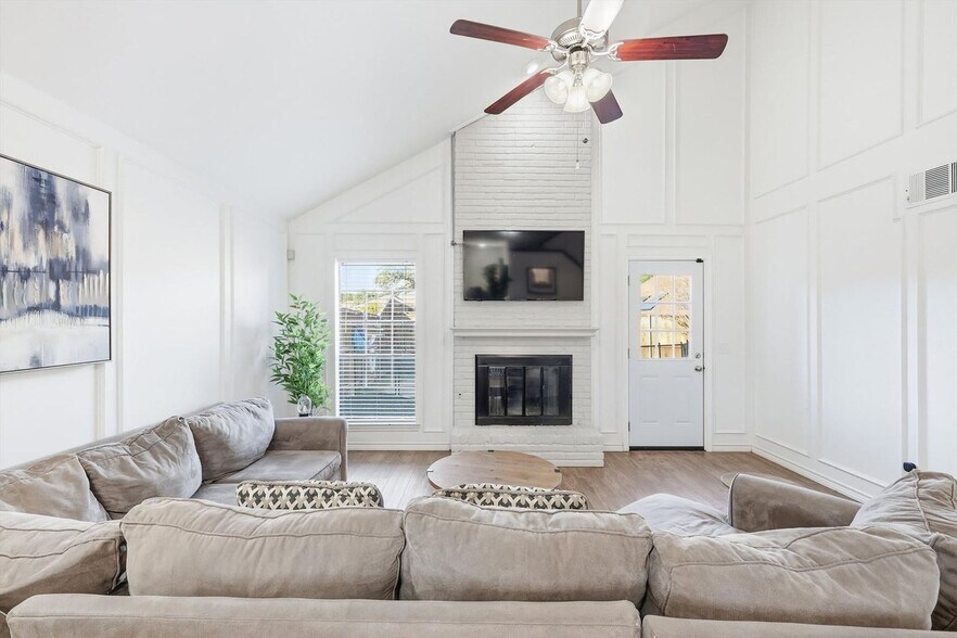 Building Photo - 3533 Arbuckle Dr