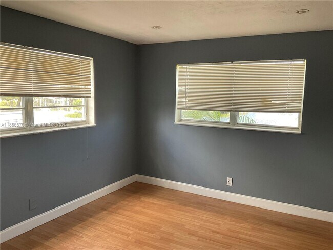 Building Photo - 2775 Taft St