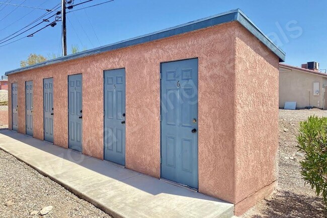Building Photo - BLUE2710