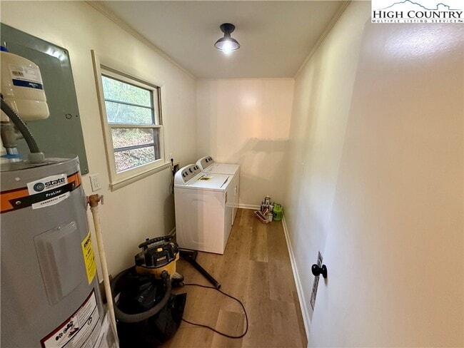 Building Photo - 130 Maple Dr